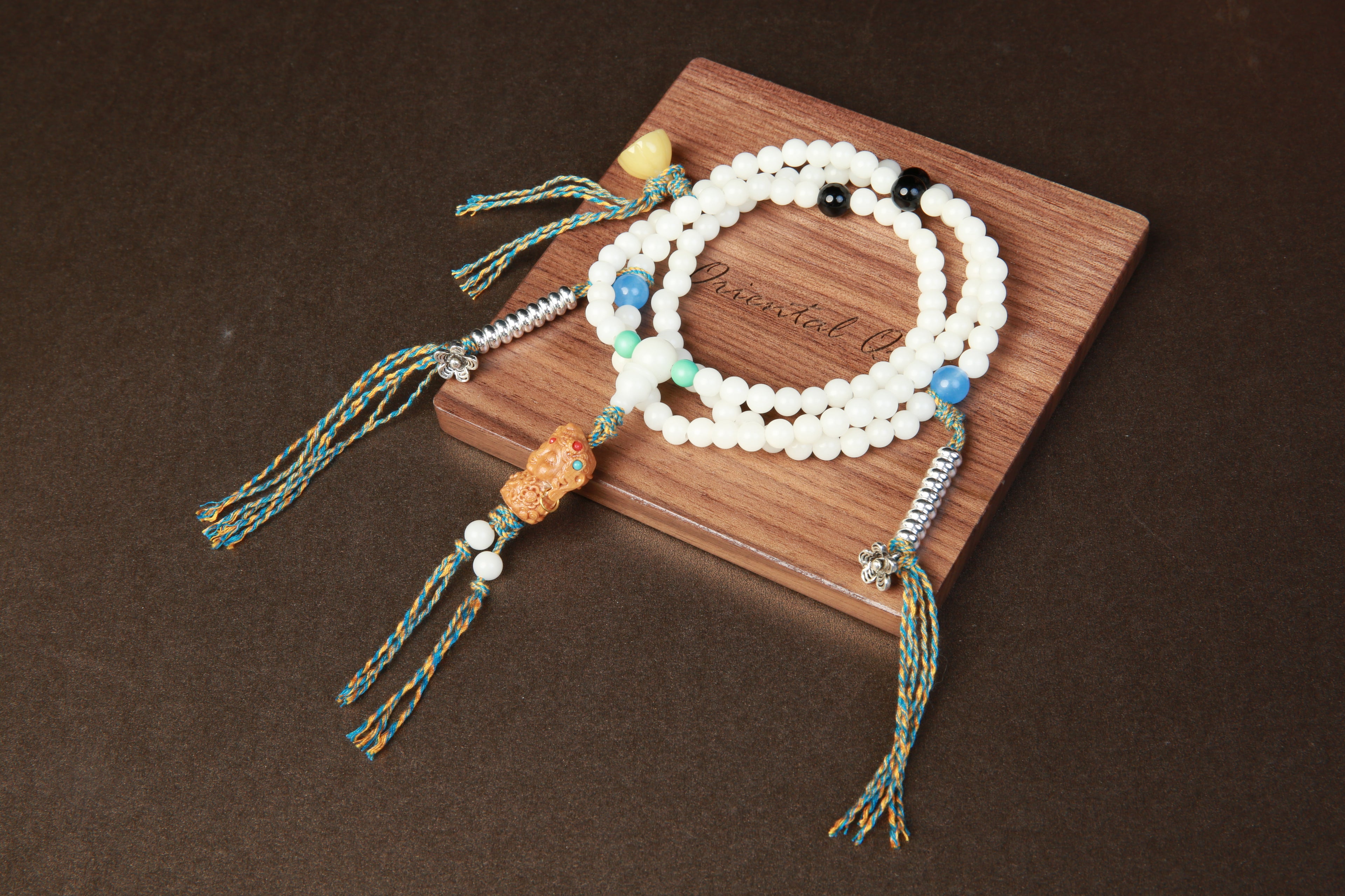 The Golden Pool's Gushing Lotus Sacred Blessing Strand | Oriental Qi